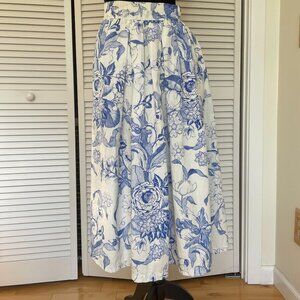 White Zara skirt with beautiful blue print